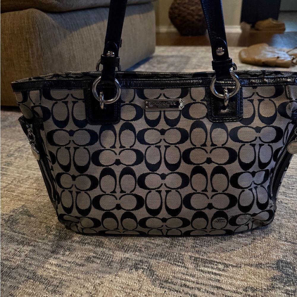 Coach Black and Tan Signature Shoulder Bag - Picture 2 of 4